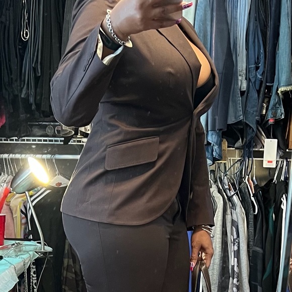 Brown Pant Suit - Picture 4 of 8